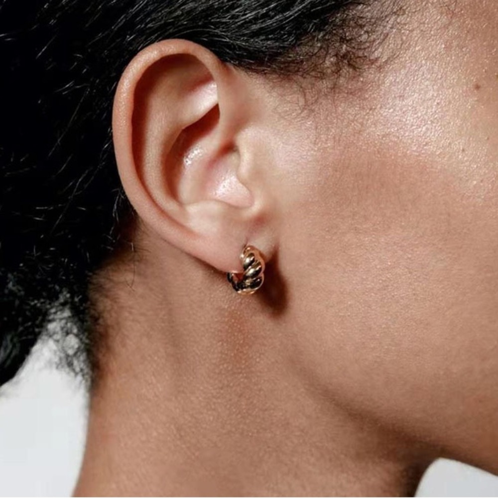 ✨18K Gold Plated Mini Croissant twist hoops - Picture 1 of 4